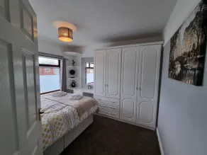 Manchester Business and Leisure Home with Free Parking - Room