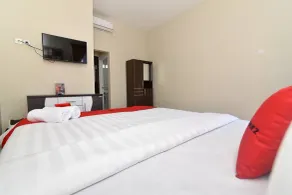 RedDoorz Plus near Jalan Imam Bonjol Denpasar - Zimmer