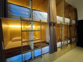 Fora Capsule Hostel Tuban Kuta  - Chambre
