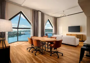 The Landing at Hampton Marina, Tapestry Collection by Hilton - Vue de la chambre