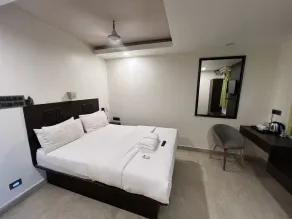 Diviyum Manor - Room