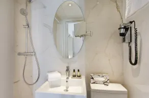 Hôtel Longchamp Elysées - Salle de bain
