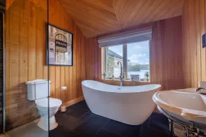 Lilymere Boat House - Bathroom