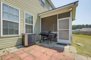 Lakes, Gardens & More! Getaway in Moncks Corner - Interiör