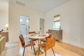 Couples Getaway Near Dtwn ATL & Mercedes-benz! - Innvendig