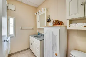 Condo Rental w/ Pool Access ~ 11 Mi to Allentown! - Bad