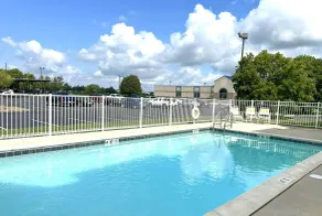 La Quinta by Wyndham Collinsville - St. Louis - Piscine