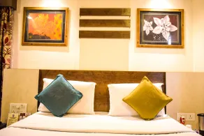 Hotel Pushpak - Room