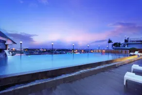favehotel Cilacap - Piscine