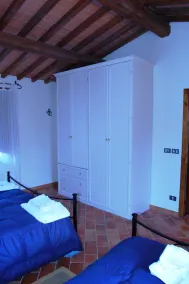 Three-room Apartment on the Outskirts of Chianti - Rum