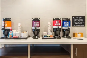 Hampton Inn & Suites Howell - Restaurang