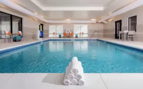 Holiday Inn Express East Peoria - Riverfront by IHG - Basseng
