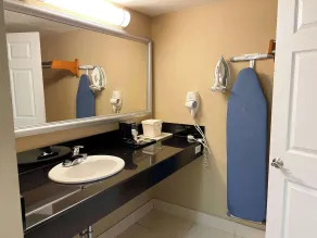 Studio 6 Suites North Richland Hills TX - Salle de bain
