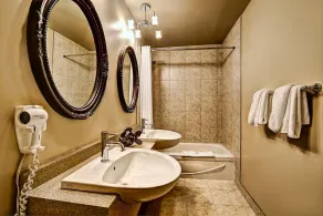 Hotel & Suites Monte-Cristo - Salle de bain