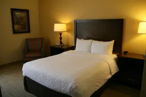 Clarion Pointe Cherokee - Room