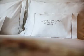 Wine & Books Lisboa Hotel - Room