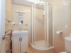 31C South Snowdon Wharf - Bathroom
