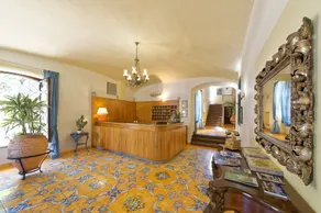 Hotel Zaro - Rezeption