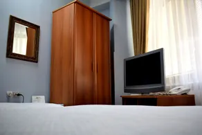 Hotel Aristocrat & Fish Restaurant - Room