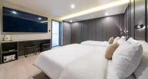 Two H Hotel - Quarto