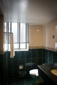 Hotel El Senador - Bathroom