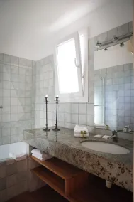 Hotel Les Flots Bleus - Bathroom