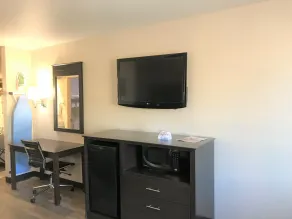 Econo Lodge Near Lackland Air Force Base-SeaWorld - Room