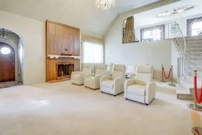 Historic Auburn Home w/ Theater & Yard! - Interiör