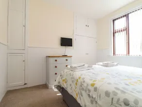 Flat 1 Niles Place - Room