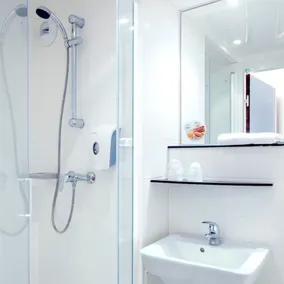 Kyriad Direct Mont De Marsan - St Avit - Badezimmer