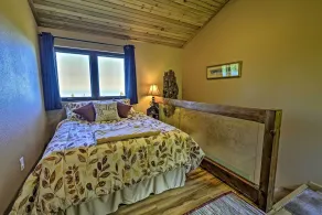 Picturesque Port Angeles Cabin w/ Fire Pit! - Innvendig