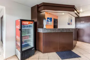 Motel 6-Lethbridge, AB - Hall