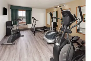 Baymont by Wyndham Green Bay - Salle de remise en forme