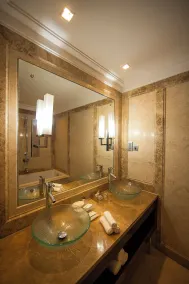Holiday Inn Cochin by IHG - Room