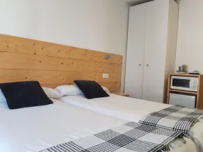 Pensión Urkia - Room