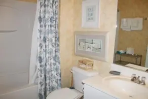 2BR / 2BA Golfvilla, 813WB, Barefoot Resort, North Myrtle Beach - Badezimmer