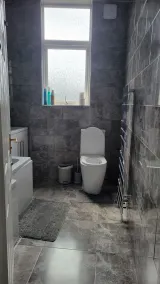 Timann Place - Bathroom