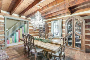 Spacious & Historic Cabin in New Haven w/ Pond! - Innenbereich