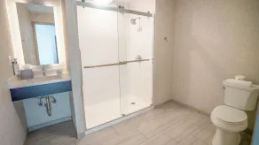 Holiday Inn Express Long Island City E - New York by IHG - Bathroom