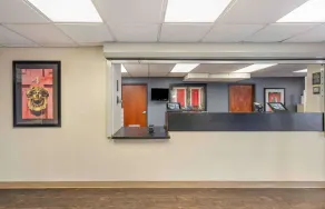 Extended Stay America Select Suites - Chicago - Downers Grove - Lobby