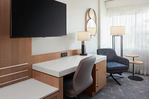 Delta Hotels Calgary Airport In-Terminal - Room