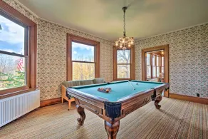 Pet-friendly Moriah Homestead w/ Fire Pit! - Innvendig