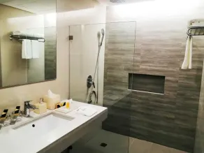 The Aurora Subic Hotel Managed By HII - Badezimmer