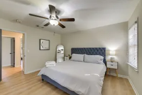 Inviting Columbus Home w/ Deck: 7 Mi to Downtown! - Interiör