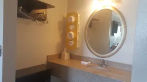 Motel 6-Columbus, OH - OSU - Bathroom
