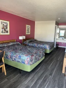 COUNTRY INN MOTEL - Room