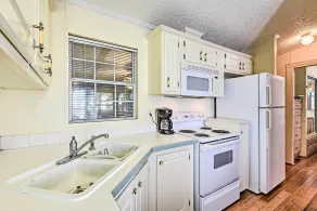 Bright Home: Pool Access & Screened-In Porch! - Interior