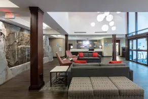 Holiday Inn Express & Suites Riverport Richmond by IHG - Coin salon dans le hall