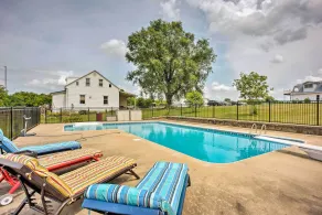 Updated Berger Cottage w/ Pool, on a Private Farm! - Interiør