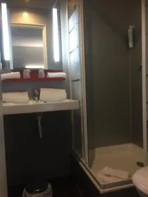 Hôtel Balladins Trappes - Salle de bain